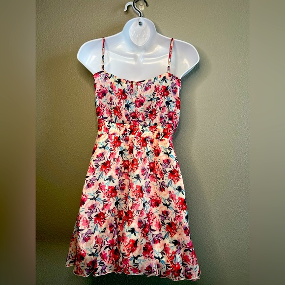 Row A Floral Tie Front Dress NWT - Picture 3 of 5